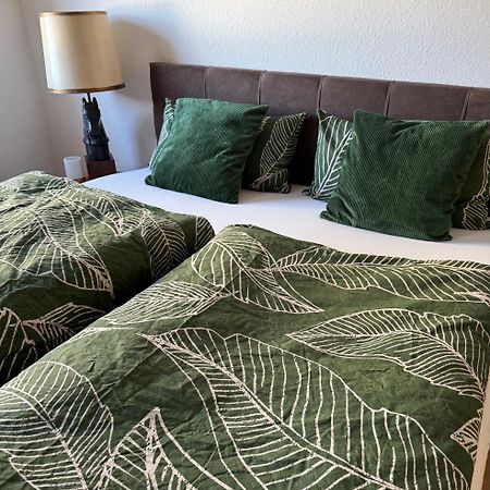 Schoene Ferienwohnung Mit Kostenlosem Parkplatz 콧부스 외부 사진