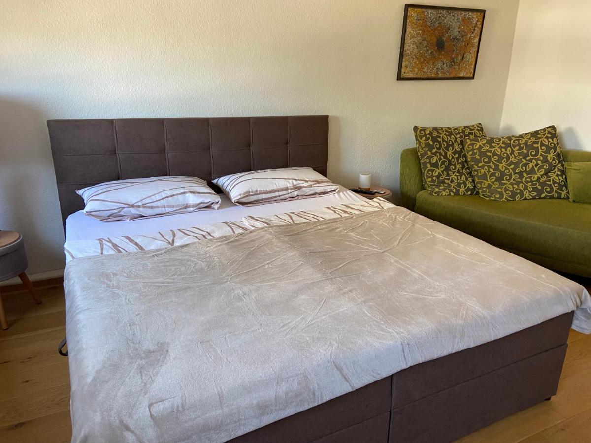Schoene Ferienwohnung Mit Kostenlosem Parkplatz 콧부스 외부 사진